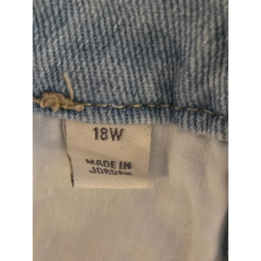 Style & Co Plus Women's 18W Straight Crop Jeans High Rise Wash Light Blue Denim - Picture 8 of 10